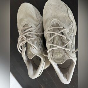 Adidas Ozweego tennis shoes